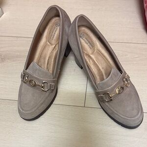 Giani Bernini Women's Taupe Loafers with Gold Accents
